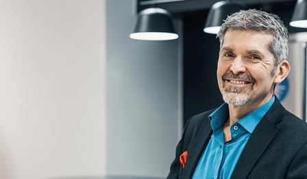 Kenneth-Africa-at-crossroads