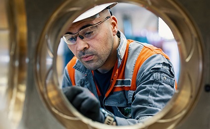 Wärtsilä employee during maintenance work
