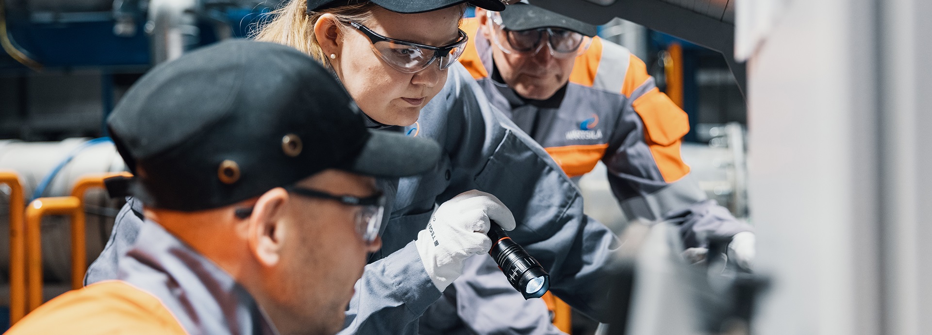 Wärtsilä service staff