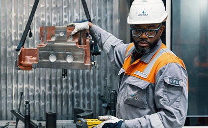 Wärtsilä service employee in Schiedam