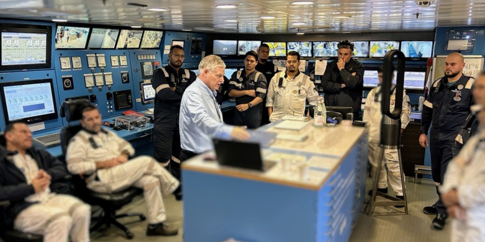 meeting room with people from Wärtsilä and NCLH