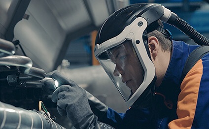 Wärtsilä employee testing equipment