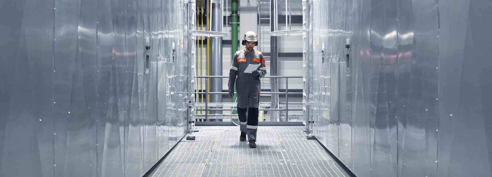 Wärtsilä employee in a facility