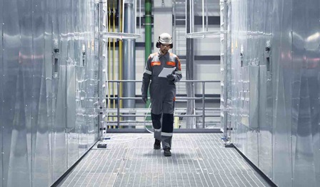 Wärtsilä employee in a facility