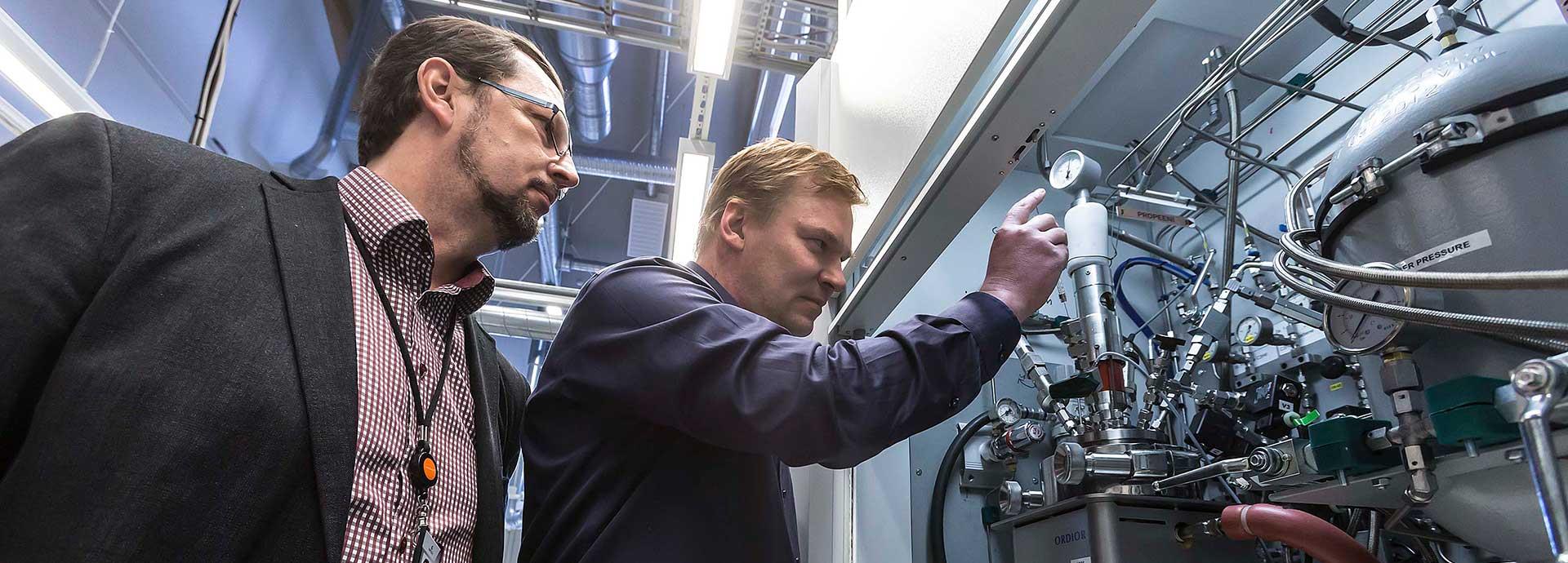 Turning plastics into power