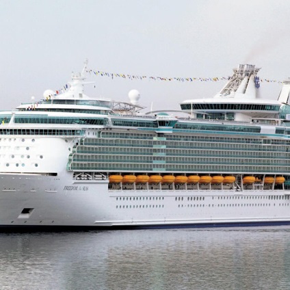 Cruise liner, cruise vessel