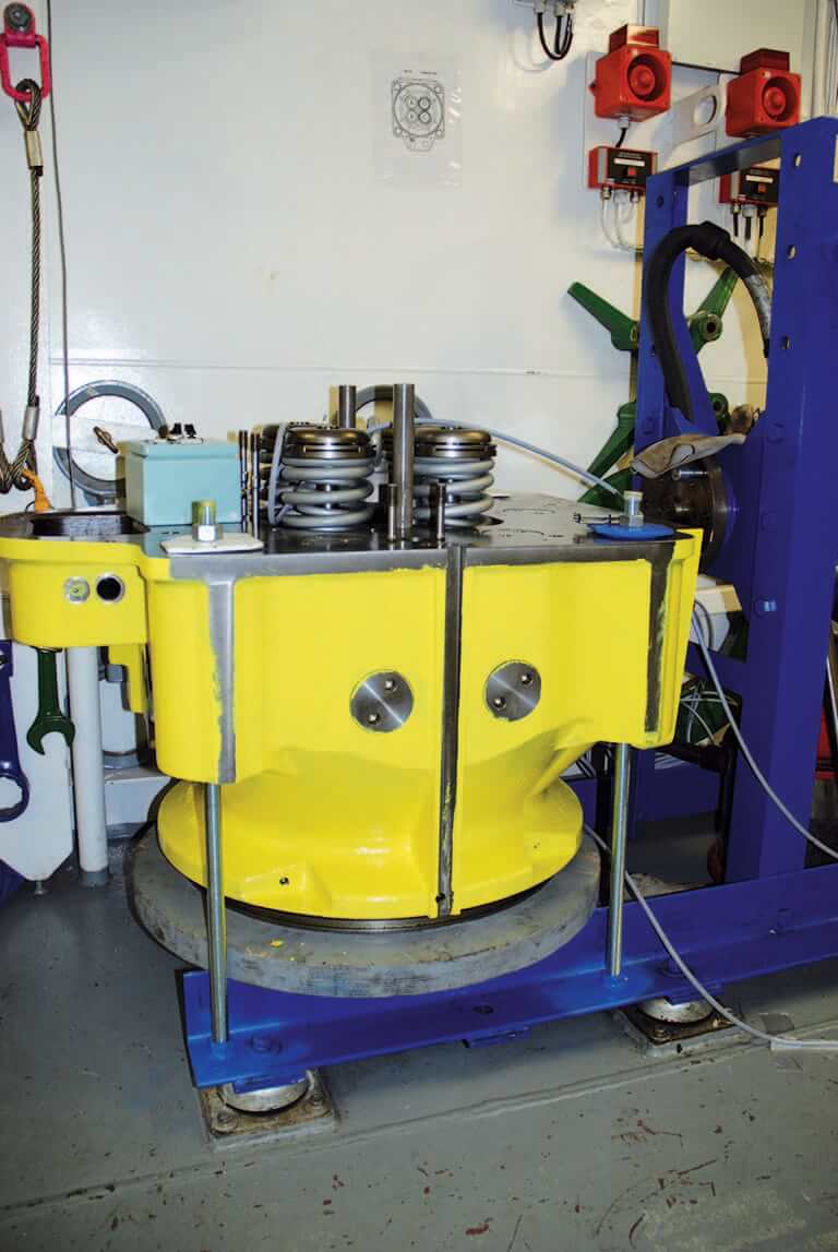 Cylinder head, cylinder cover