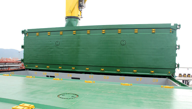 Hatch cover panel seals 