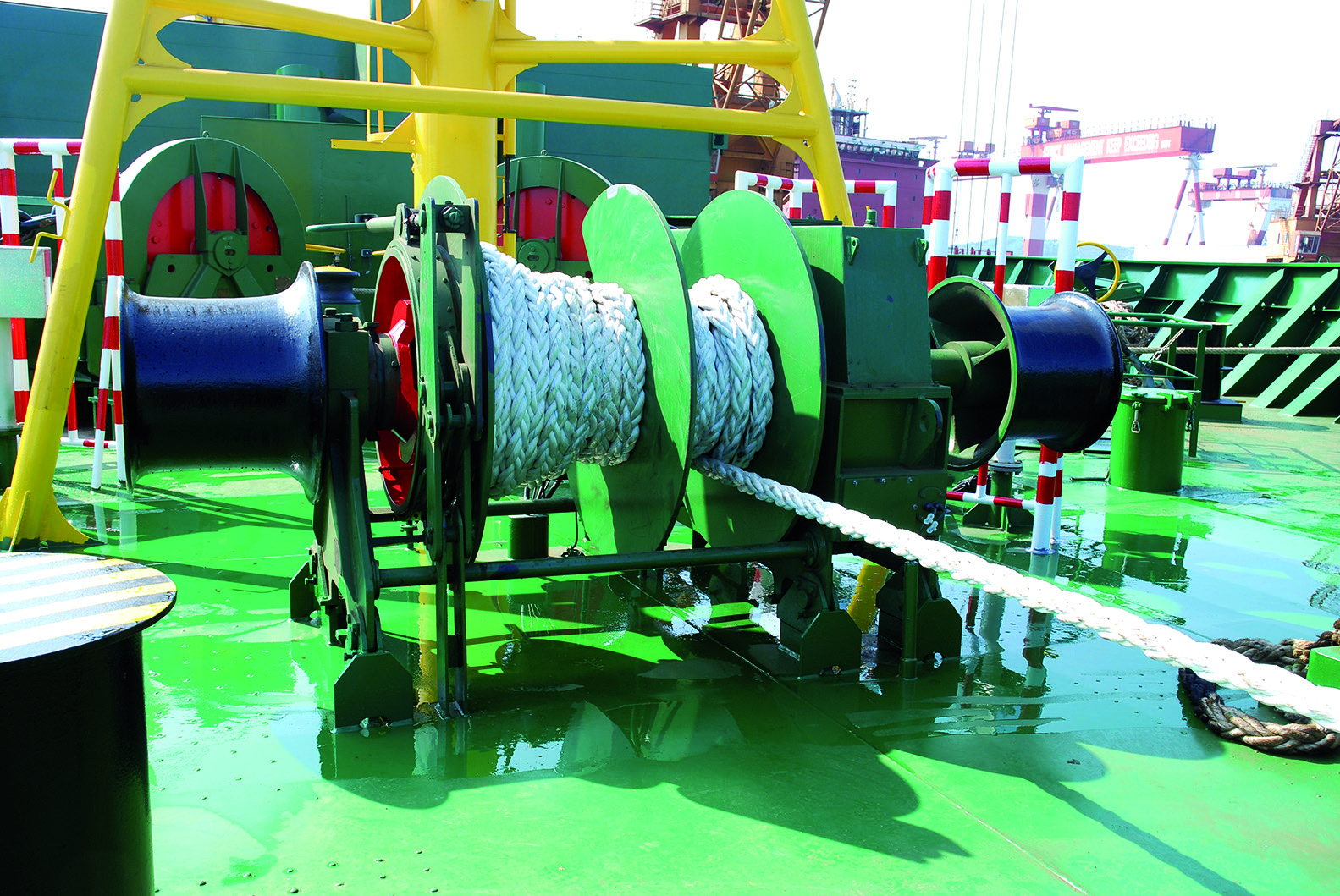 Mooring winches