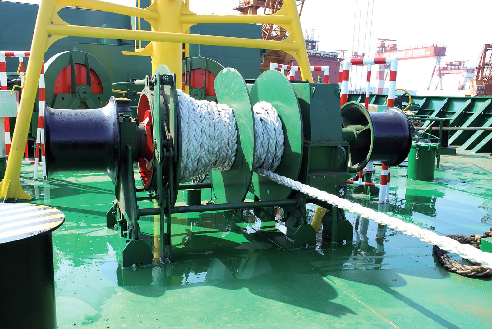 Mooring winches