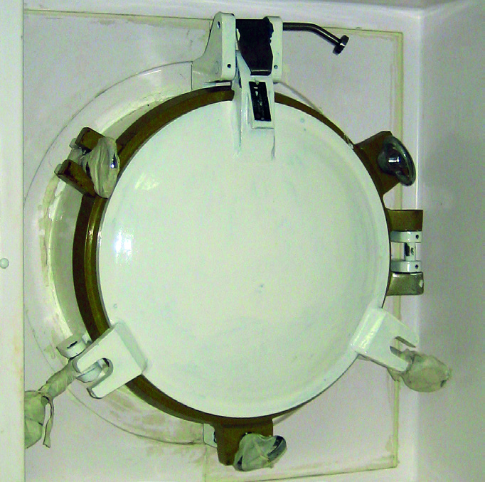 Porthole, port light, sidescuttle