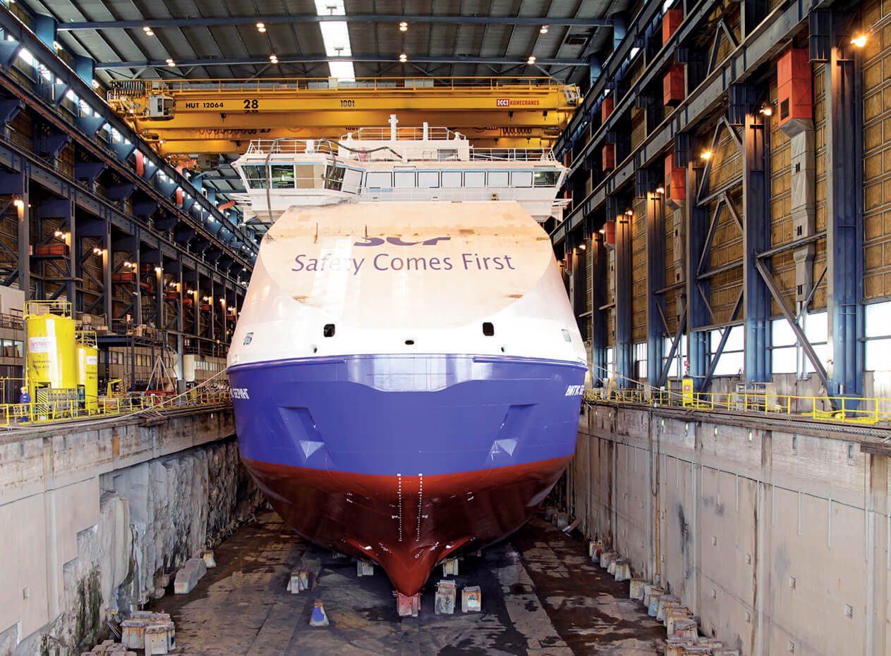 Icebreaking PSV VITUS BERING 