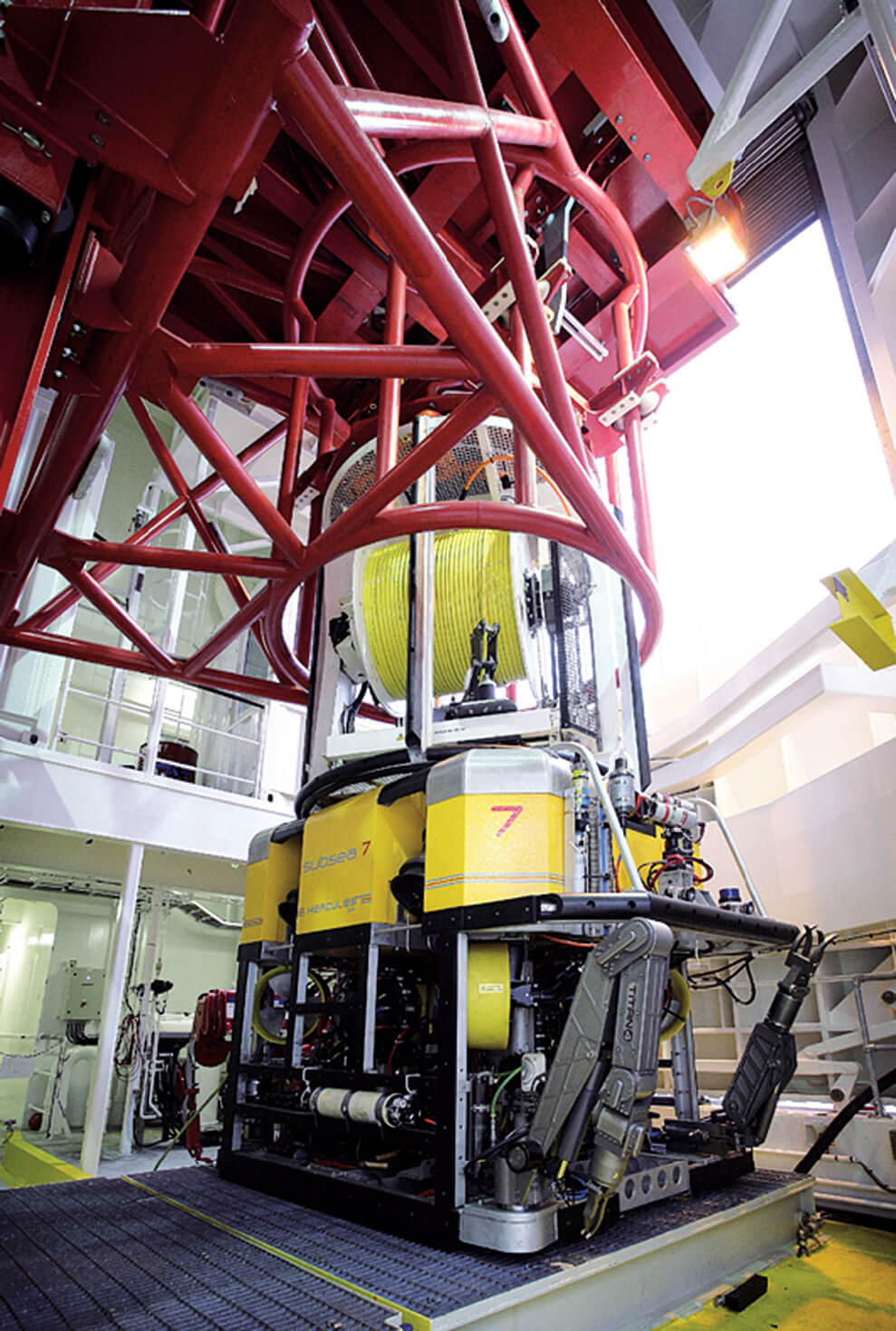 Remotely-operated vehicle (ROV)