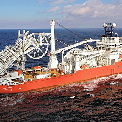 Rigid pipelaying vessel SEVEN OCEANS