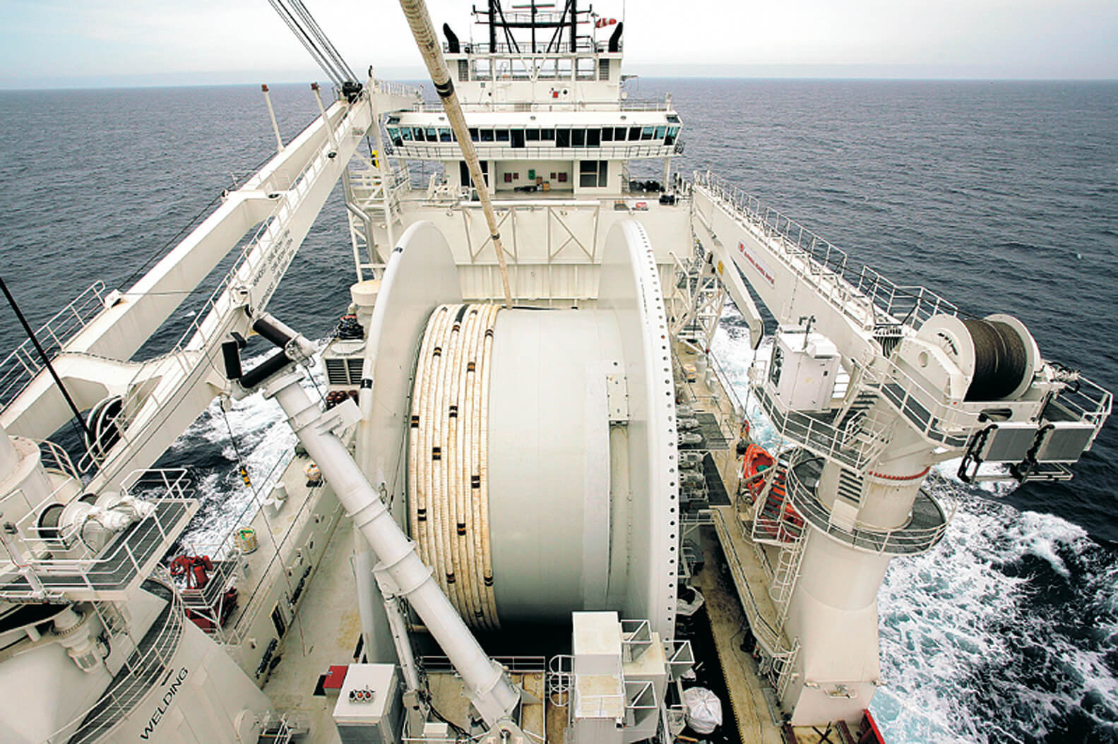 Rigid pipelaying vessel SEVEN OCEANS
