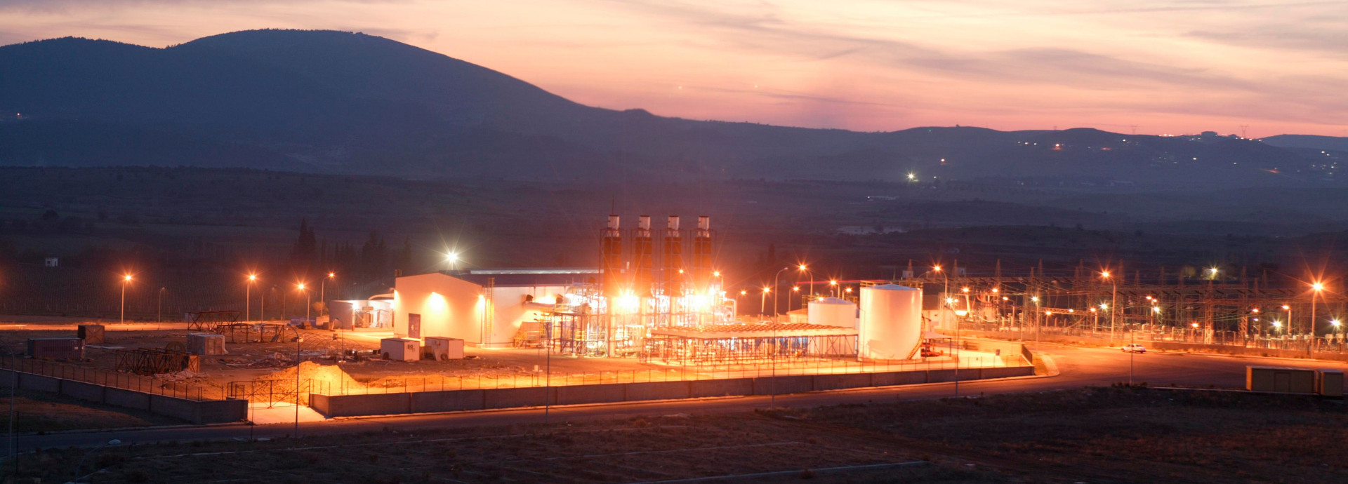 Aliaga night view (1920 x 690 px)