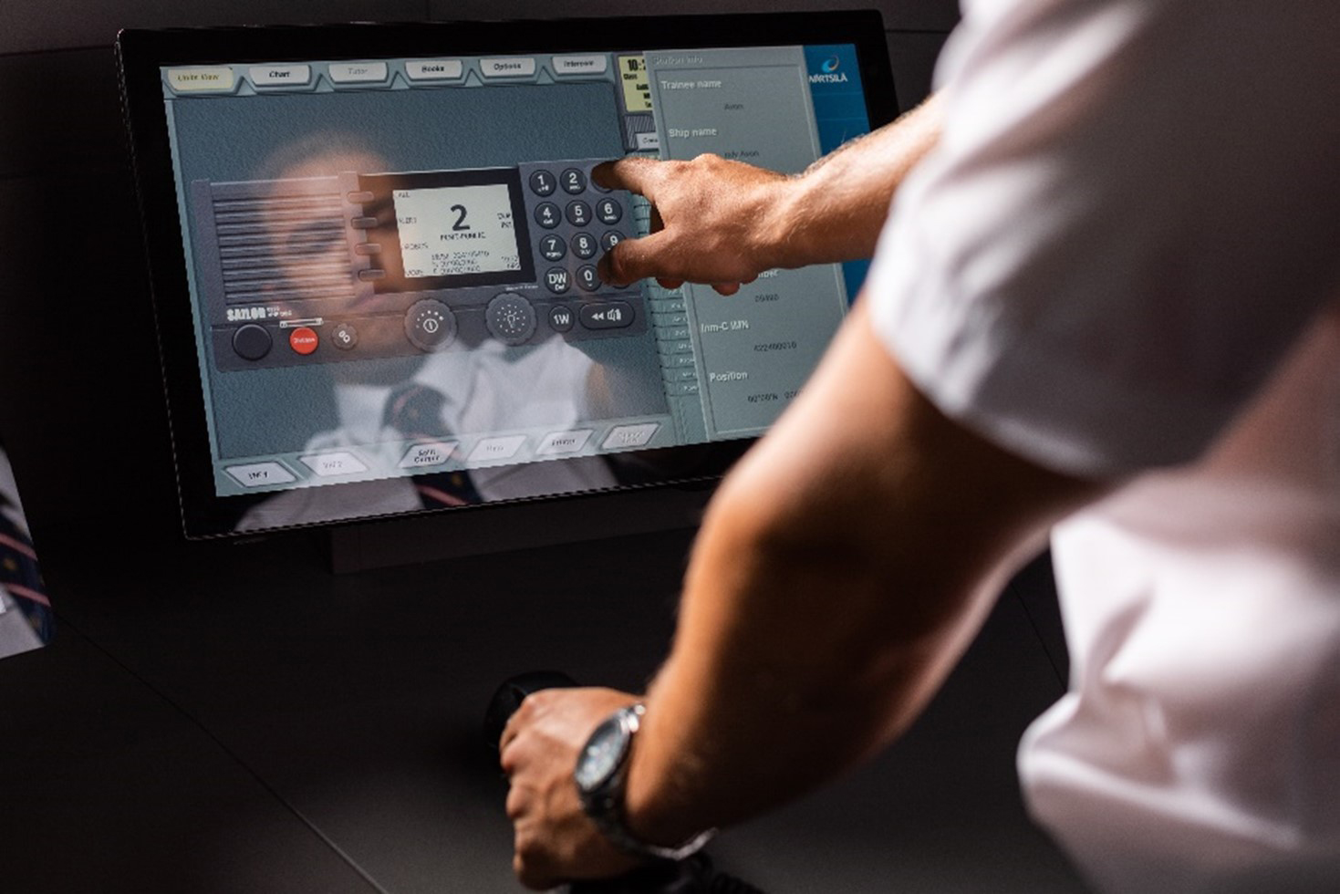 men using the Wärtsilä GMDSS Simulator