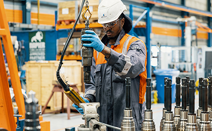 Wärtsilä service employee at work