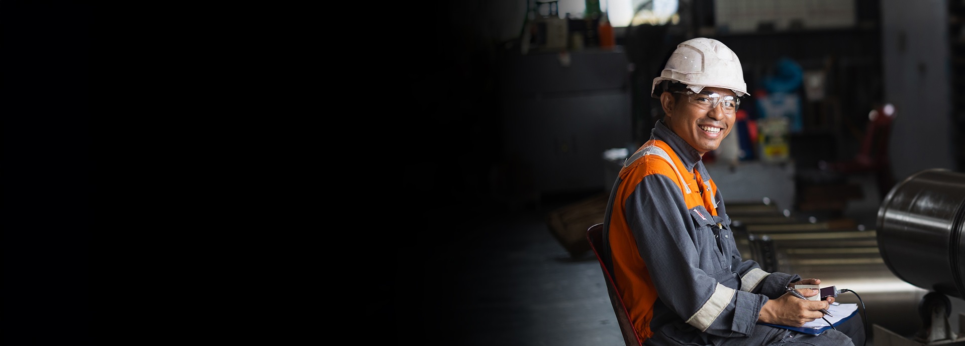 Wärtsilä employee during maintenance work