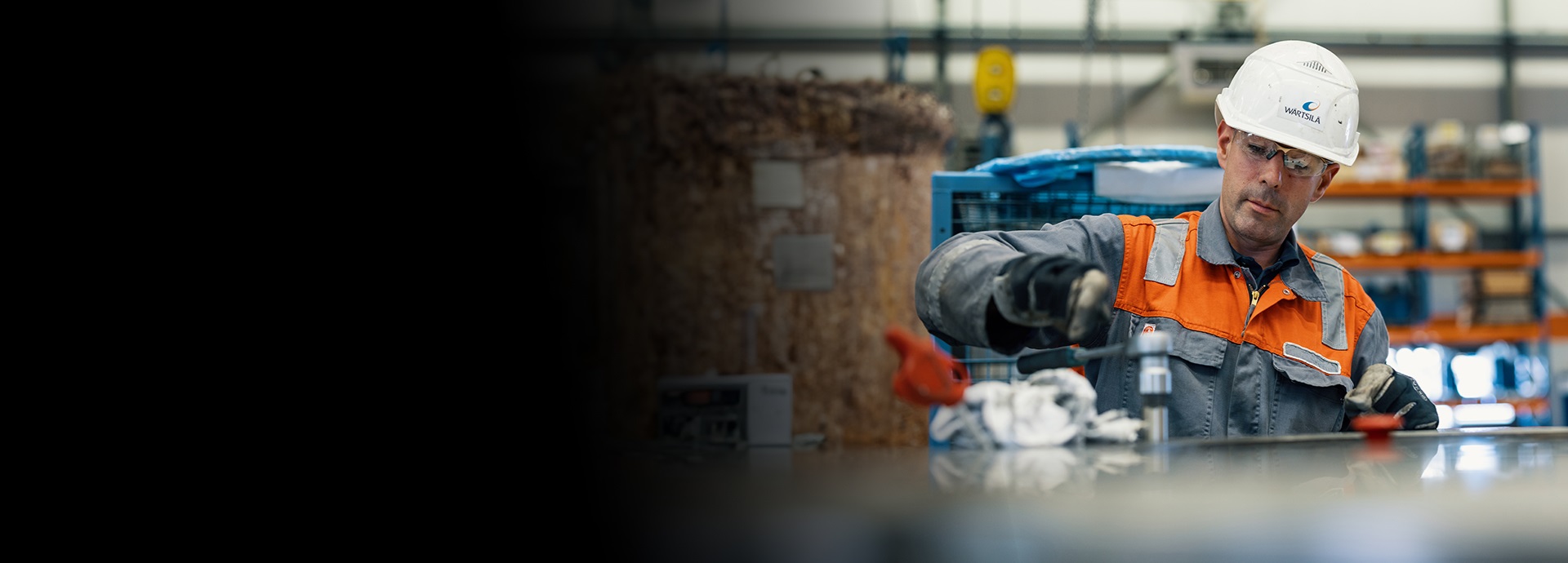 Wärtsilä service employee in the workshop