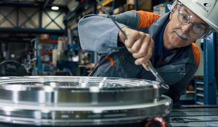 Wärtsilä service employee at work