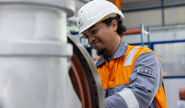 Wärstilä service employee at work