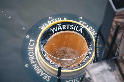 A trash can for the seas 03