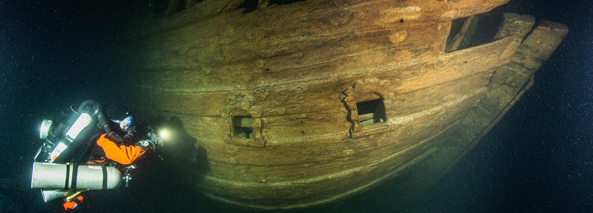 Diver and Fluit wreck