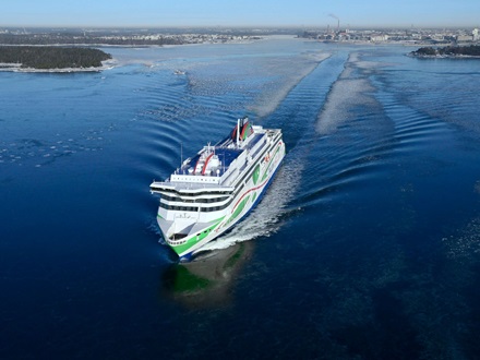 MS_Megastar_2 Powered by Wärtsilä 50DF dual-fuel engines that run mostly on liquefied natural gas (LNG), the Megastar is one of the most modern, state-of-the-art vessels currently traversing the Baltic.
