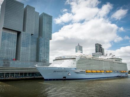 With a 1400-seat theatre, parks and a water slide, the Harmony of the Seas is a floating city.