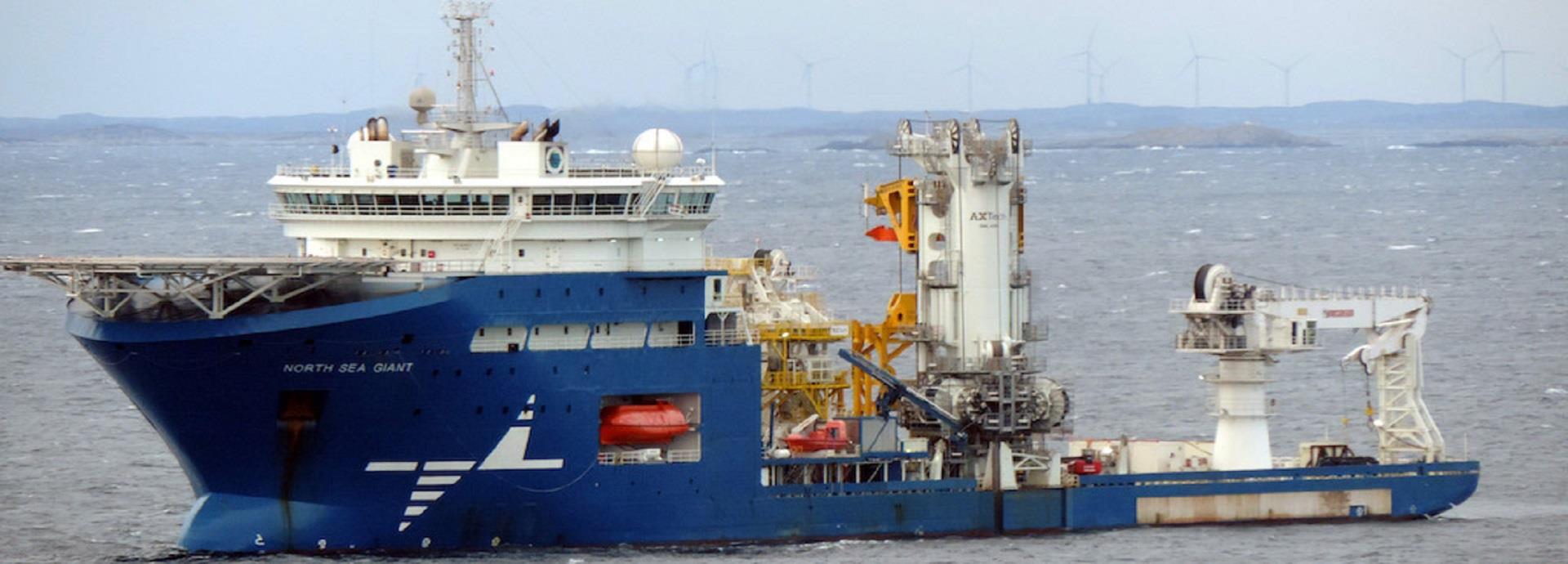 an-ocean-giant-turns-green_resized