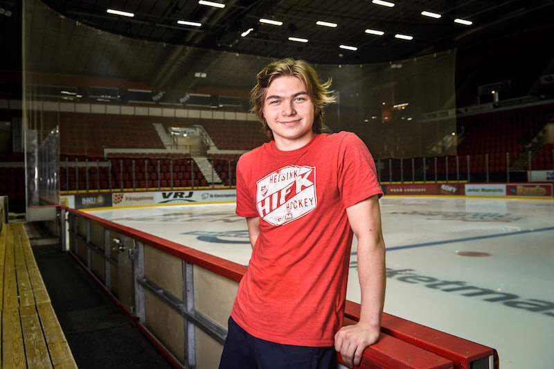 HIFK star Niklas Nordgren scores with a smile3